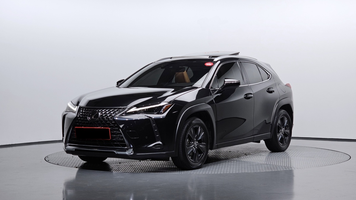 Lexus UX, 2023 — купить в Перми под ключ