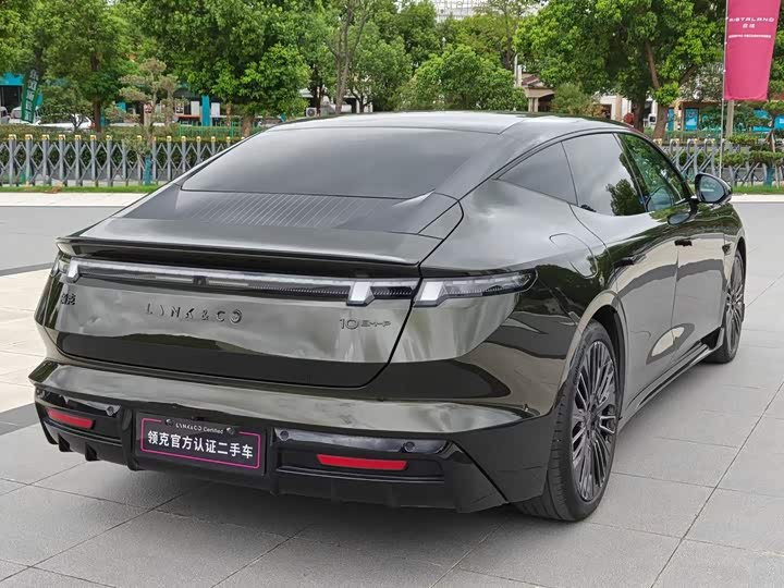 Lynk & Co 30 EM-P Hybrid, 2025 — фото 8 из 9