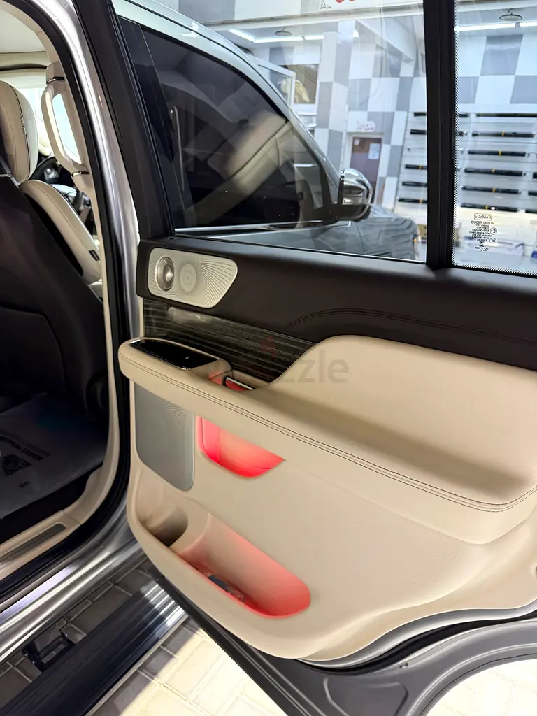 Lincoln Navigator, 2022 — фото 9 из 10