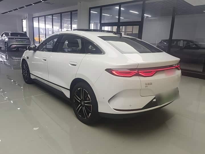 BYD Qin L, 2025 — фото 5 из 9