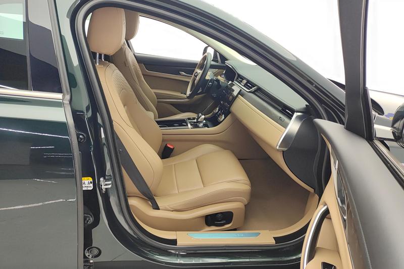 Jaguar XF L, 2024 — фото 12 из 12