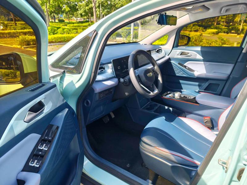 Geely Geometry E Firefly, 2022 — фото 8 из 10