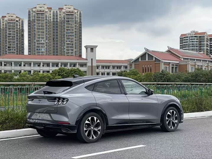 Ford Mustang Mach-E, 2023 — фото 6 из 9