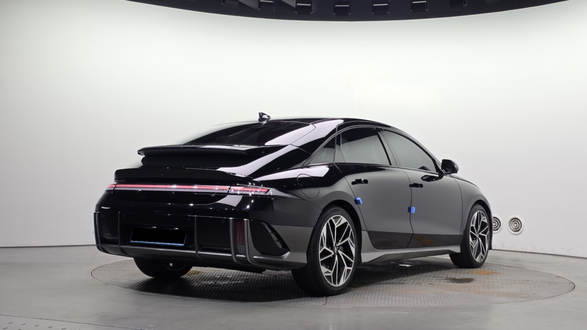 Hyundai Ioniq 6, 2022 — фото 2 из 12