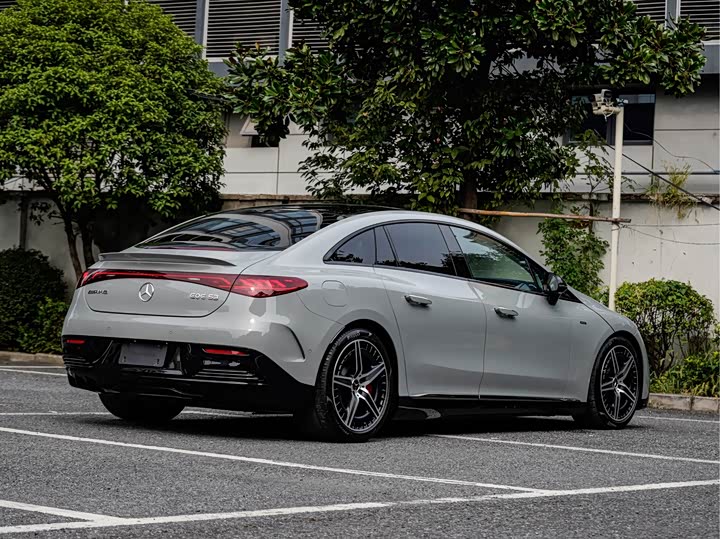 Mercedes-Benz EQE AMG, 2024 — фото 6 из 9