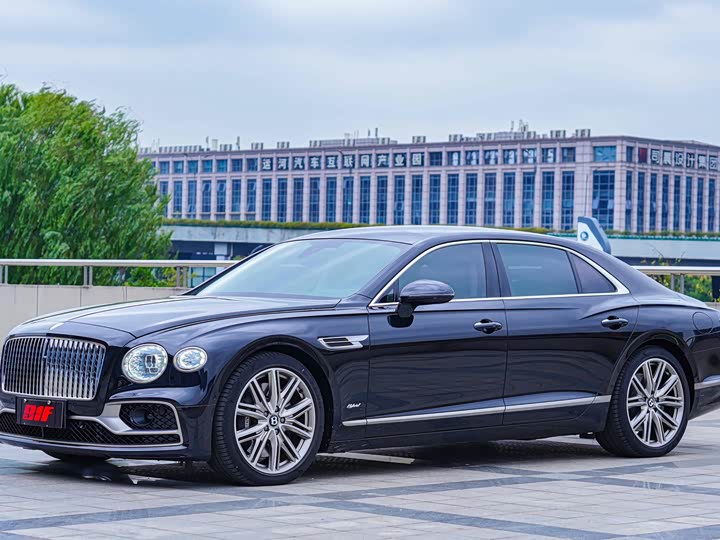 Bentley Flying Spur Hybrid, 2023 — купить в Самаре под ключ