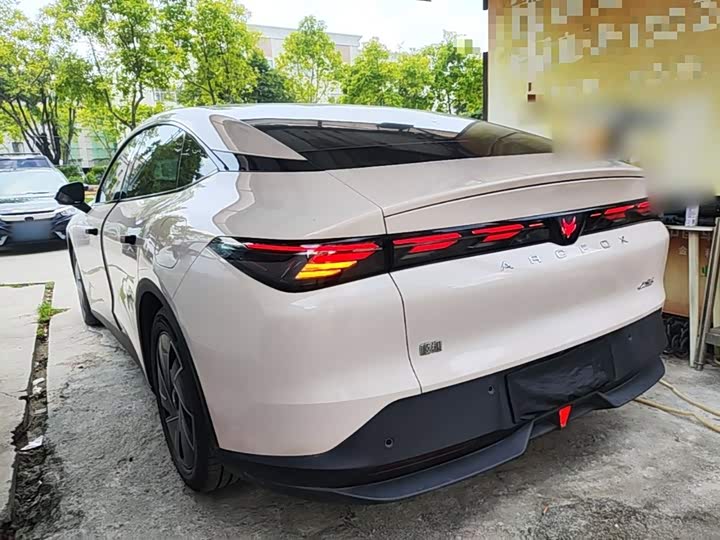BAIC Arcfox Alpha S5, 2025 — фото 5 из 9
