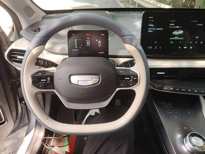 Geely Geometry A, 2023 — фото 7 из 9