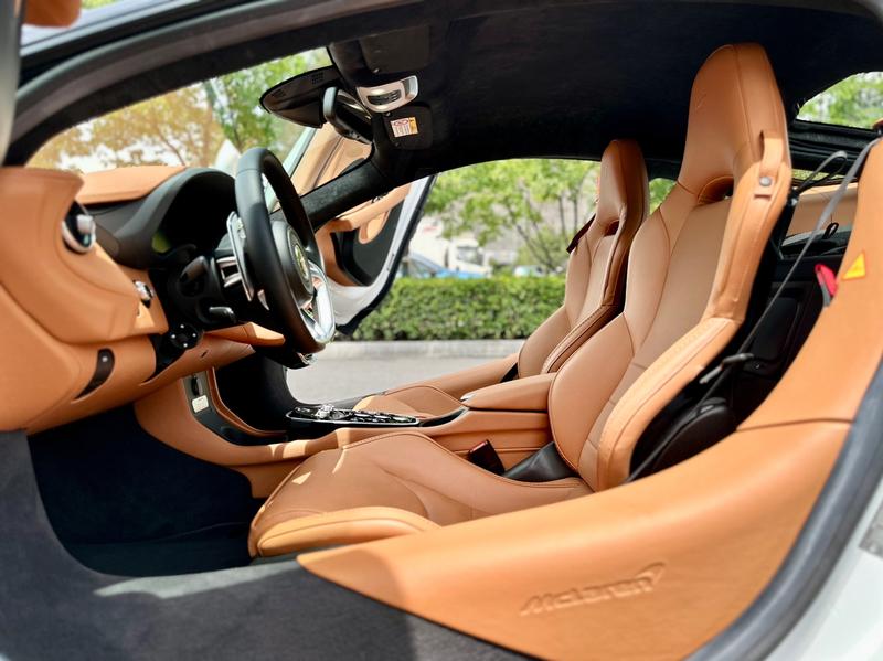 McLaren GT, 2023 — фото 8 из 11