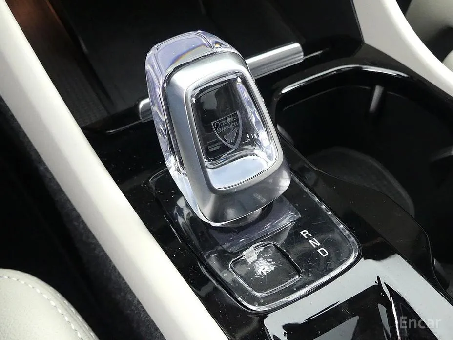 Volvo XC40, 2024 — фото 9 из 12