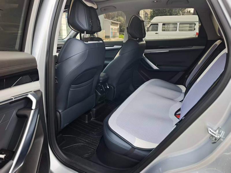 Geely Atlas L, 2024 — фото 9 из 10