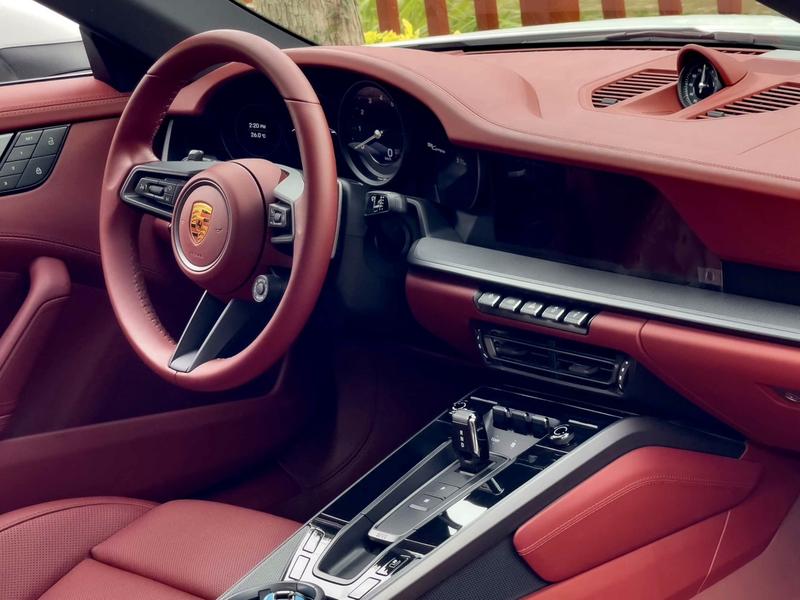 Porsche 911, 2022 — фото 6 из 10