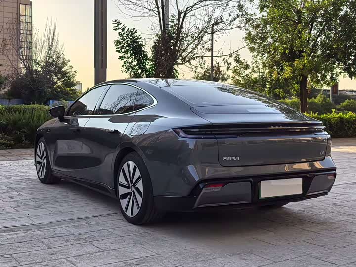 Geely Galaxy E8, 2024 — фото 7 из 9