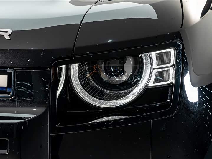 Land Rover Defender, 2025 — фото 4 из 9
