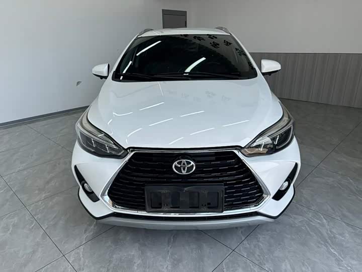 Toyota Yaris L Hatchback, 2022 — фото 2 из 9