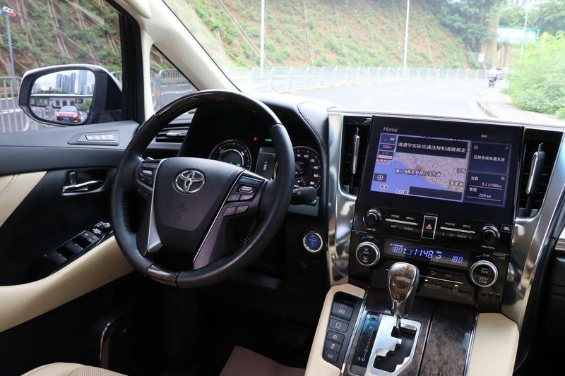Toyota Vellfire, 2021 — фото 10 из 12