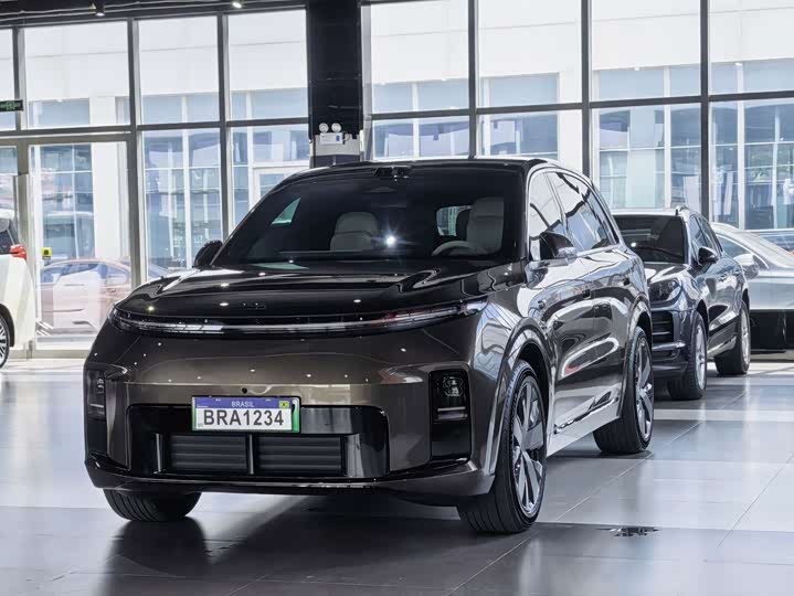 LiXiang L8, 2026 — купить в Москве под ключ