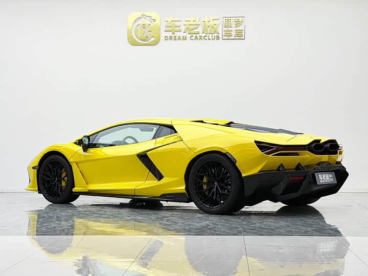 Lamborghini Revuelto, 2024 — фото 8 из 9