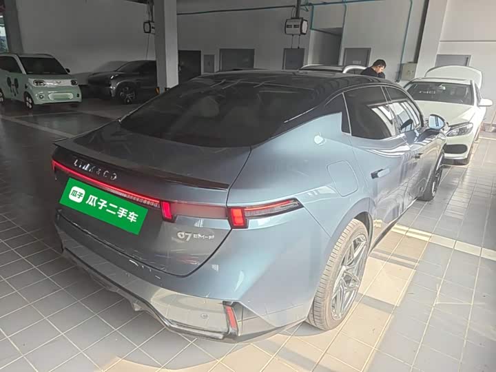 Lynk & Co 07 EM-P Hybrid, 2024 — фото 7 из 9