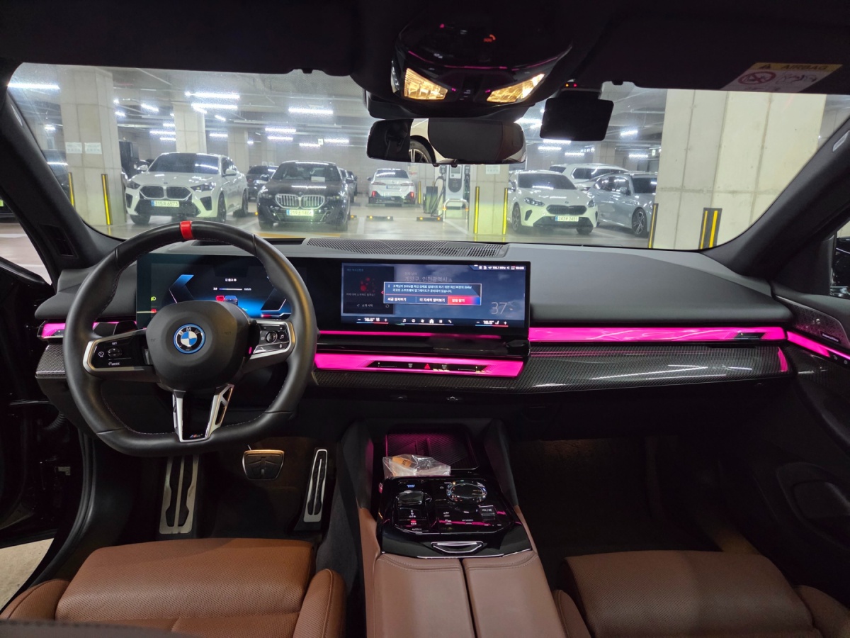 BMW i5, 2025 — фото 7 из 12