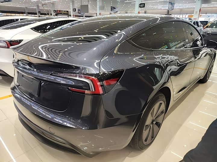Tesla Model 3, 2024 — фото 7 из 9