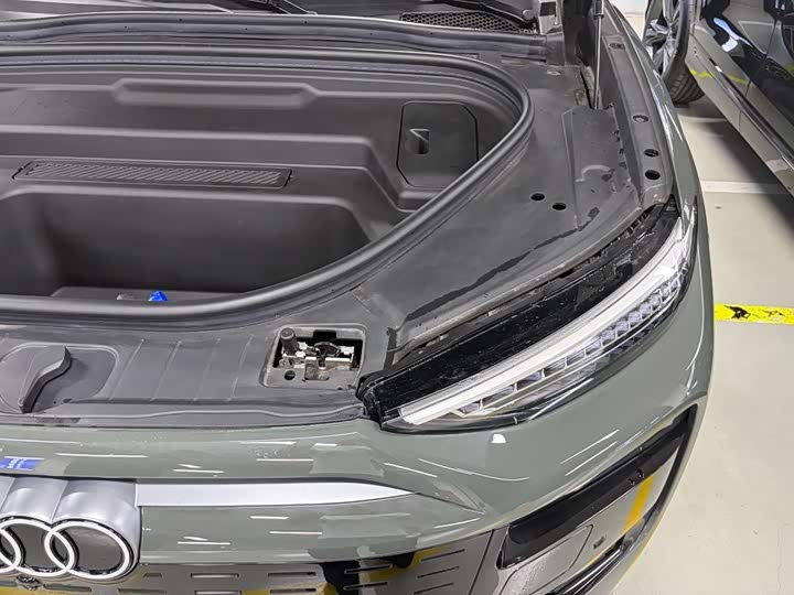 Audi Q6L e-tron, 2025 — фото 8 из 9