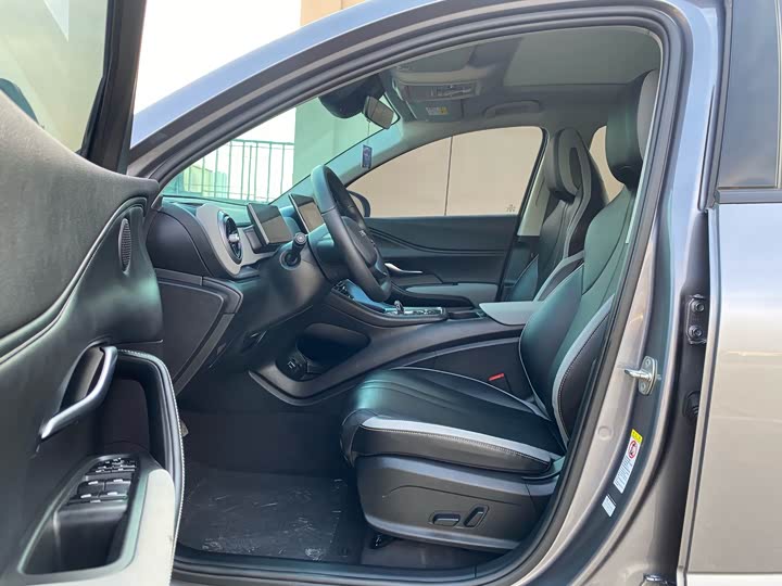 BYD Sea Lion 05 DM-i Hybrid, 2025 — фото 9 из 9
