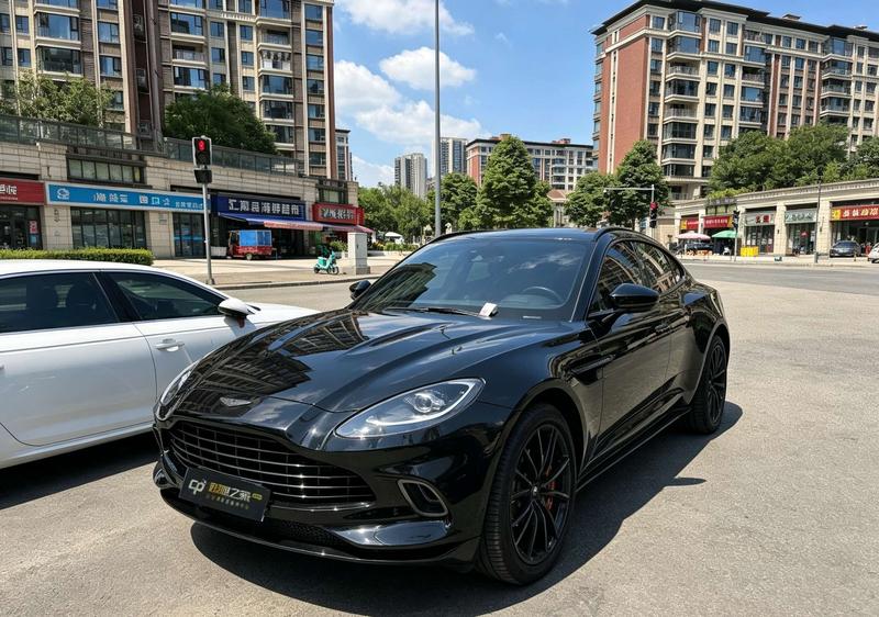 Aston Martin DBX, 2021 — купить в Туле под ключ
