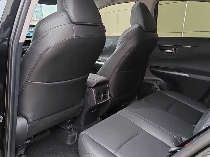 Toyota Venza, 2023 — фото 6 из 9