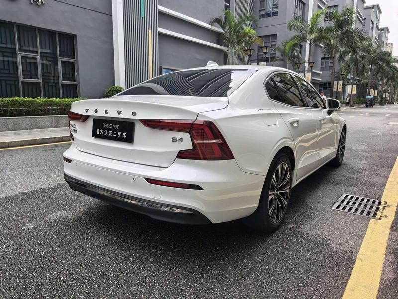 Volvo S60, 2023 — фото 6 из 11