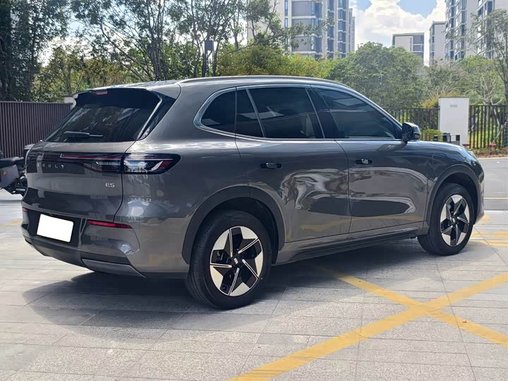 Geely Galaxy E5, 2025 — фото 6 из 9