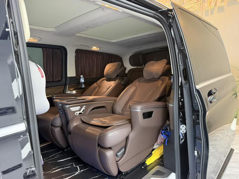 Mercedes-Benz V-Class, 2024 — фото 8 из 9