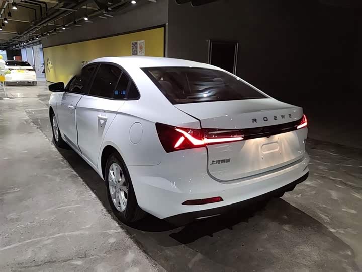 Roewe i5, 2024 — фото 5 из 9