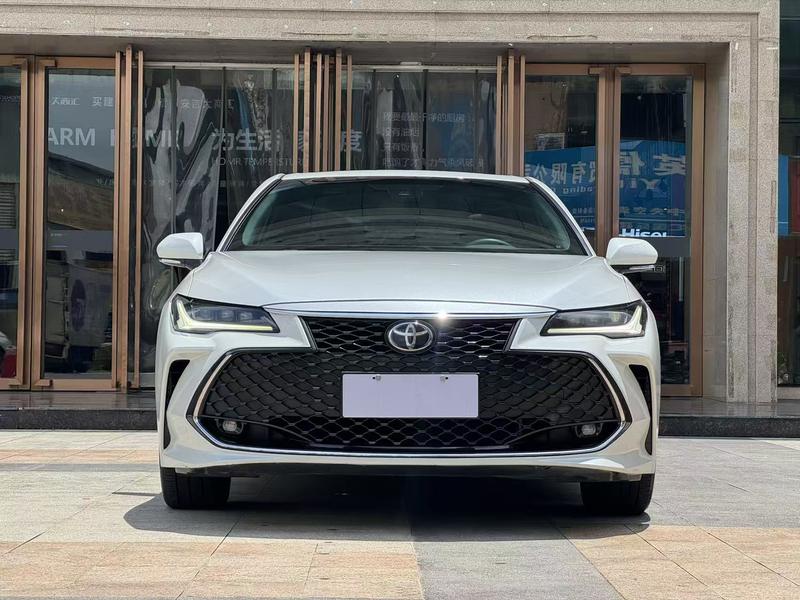 Toyota Avalon, 2023 — фото 2 из 12