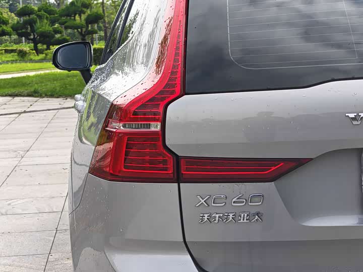 Volvo XC60, 2023 — фото 7 из 9