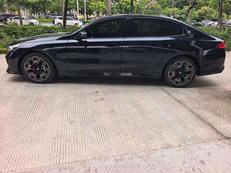 BMW 5 Series, 2025 — фото 2 из 9