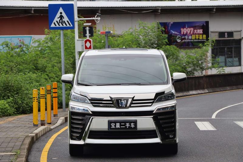 Toyota Vellfire, 2021 — фото 2 из 12
