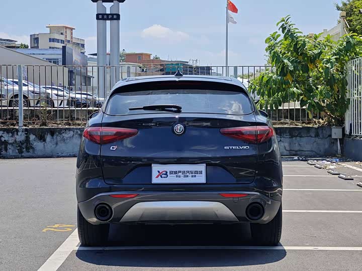 Alfa Romeo Stelvio, 2023 — фото 4 из 9