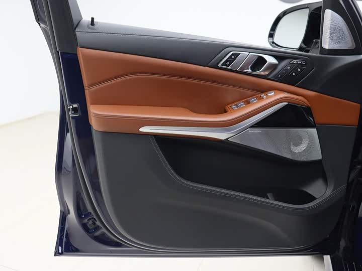 BMW X7, 2023 — фото 6 из 9