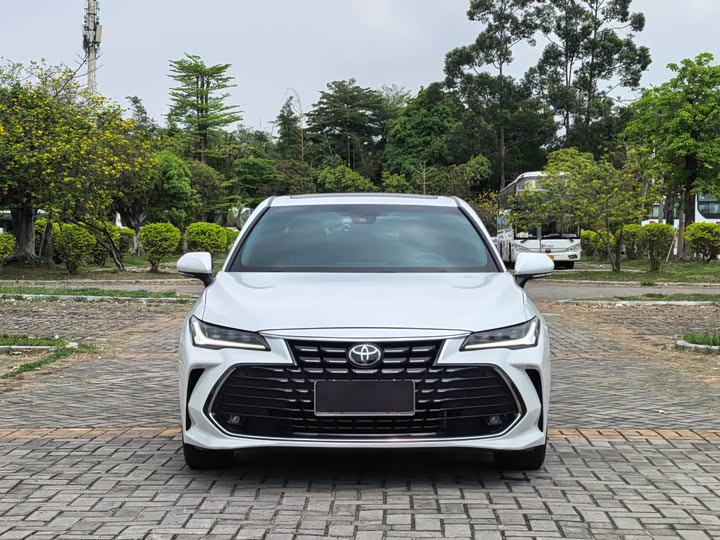 Toyota Avalon, 2023 — фото 2 из 9