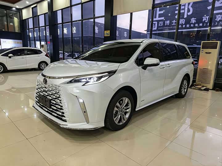 Toyota Sienna, 2024 — купить в Твери под ключ