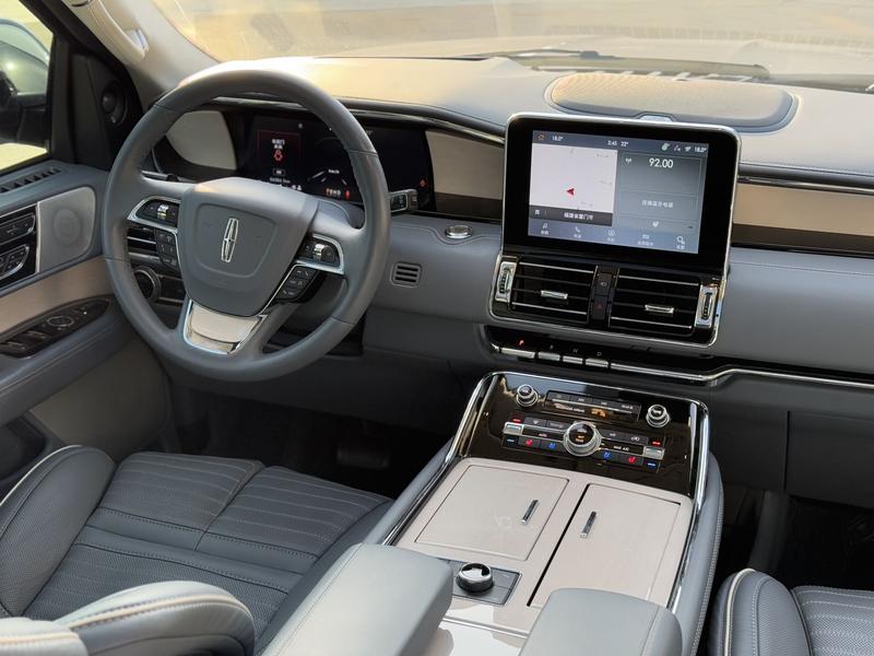 Lincoln Navigator, 2021 — фото 8 из 12