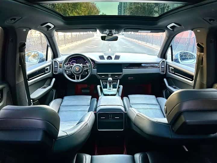 Porsche Cayenne Hybrid, 2022 — фото 6 из 9
