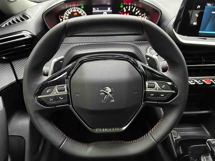 Peugeot 2008, 2024 — фото 3 из 9