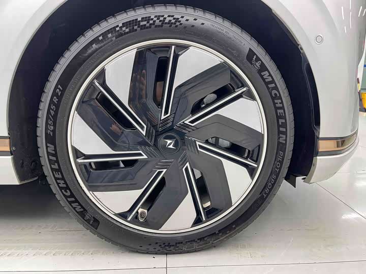 Dongfeng Yipai eπ 008, 2024 — фото 8 из 9