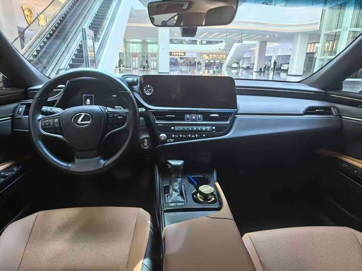 Lexus ES, 2023 — фото 9 из 9