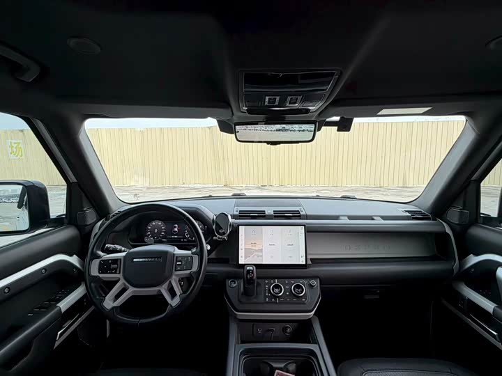Land Rover Defender, 2022 — фото 8 из 9
