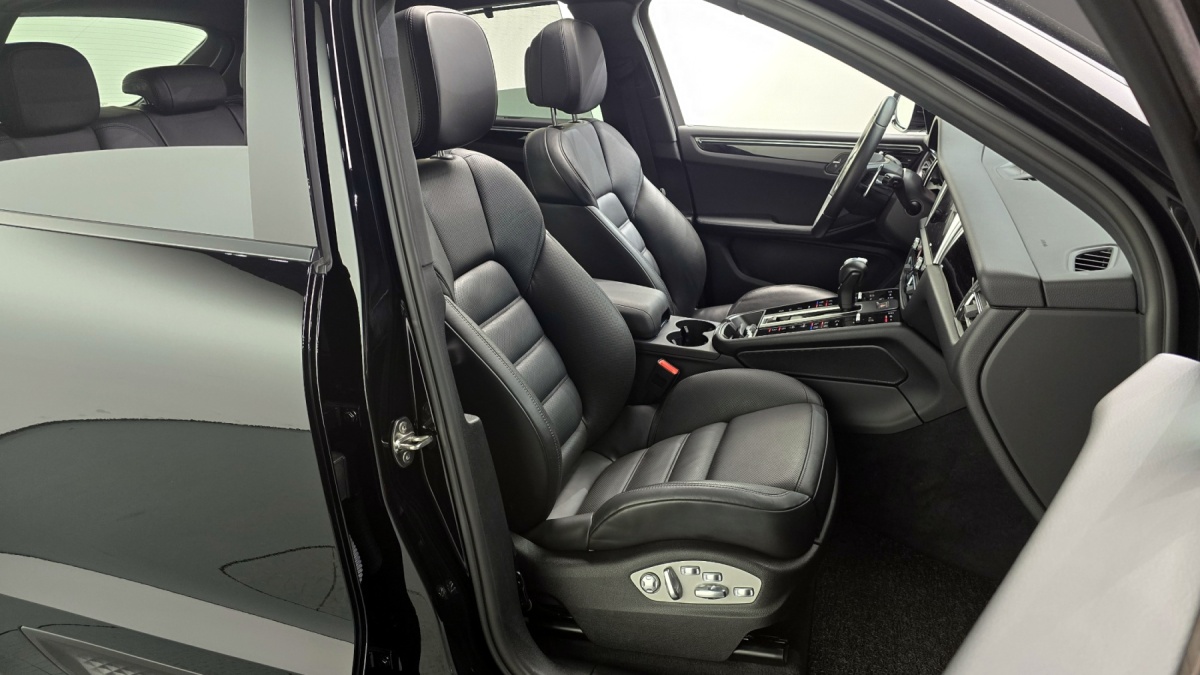 Porsche Macan, 2024 — фото 6 из 12