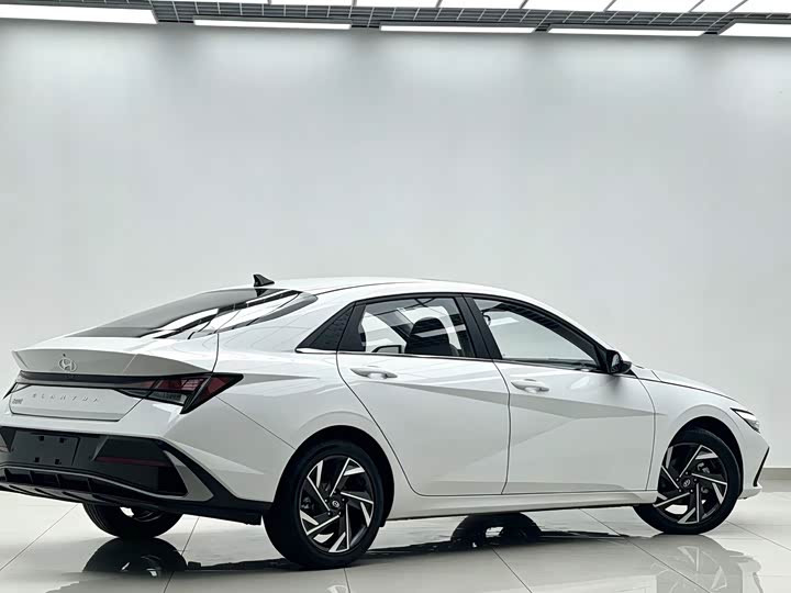 Hyundai Elantra N line, 2023 — фото 3 из 9