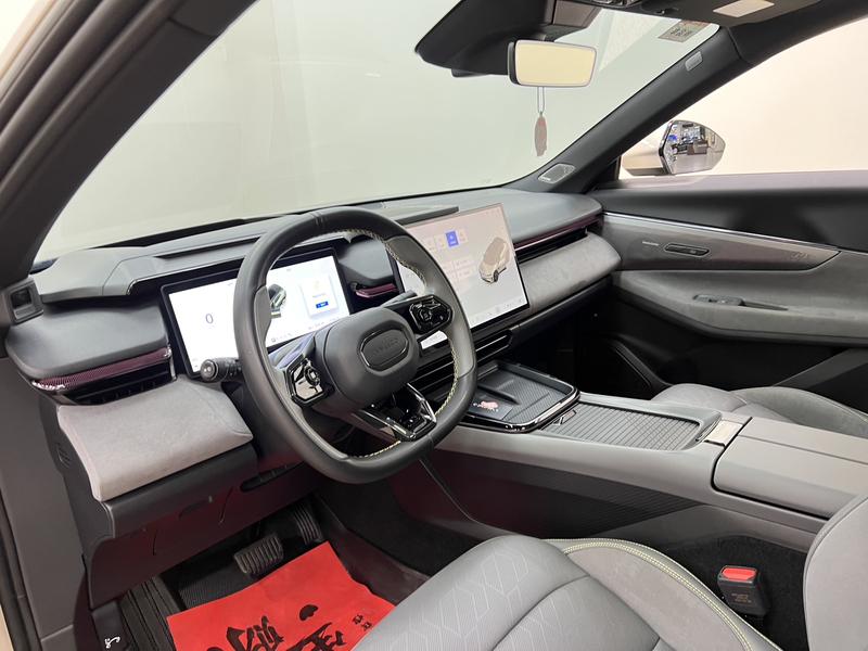 Lynk & Co 08 EM-P Hybrid, 2024 — фото 12 из 12